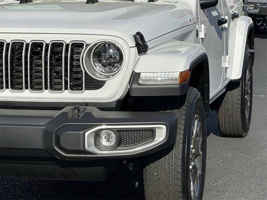 New 2025 Jeep Wrangler Sahara image 38