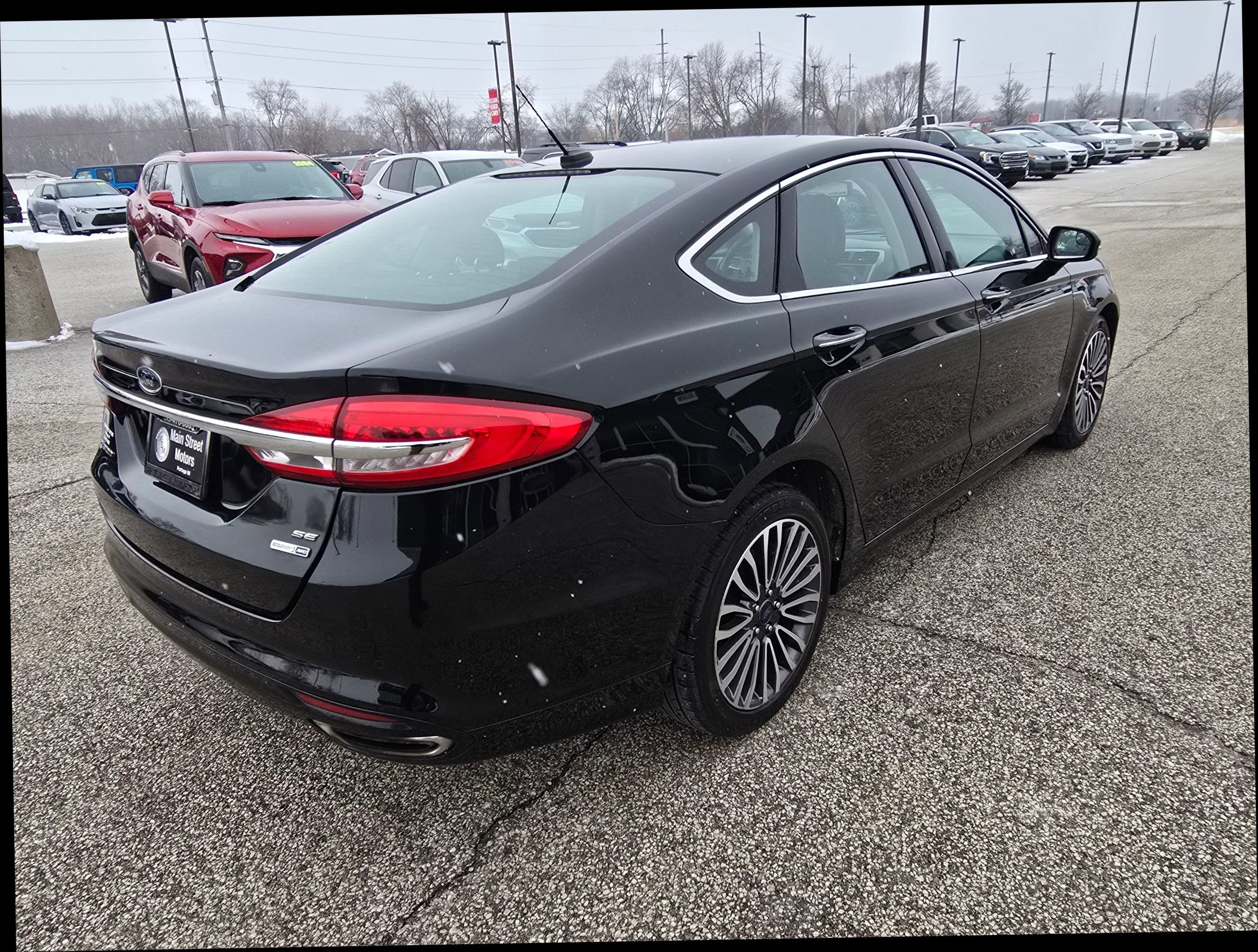 Used 2018 Ford Fusion SE w/ Fusion SE Technology Package image 4