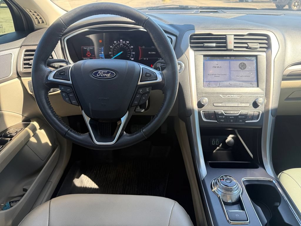 Used 2019 Ford Fusion SEL FWD image 25