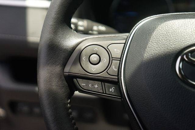 Used 2021 Toyota RAV4 XLE Premium AWD/4WD image 23