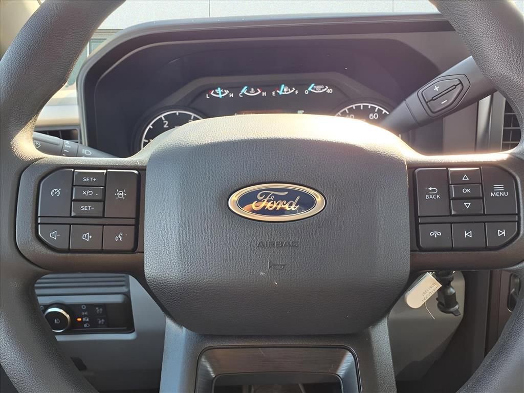 New 2025 Ford F550 4x4 Regular Cab Super Duty image 11