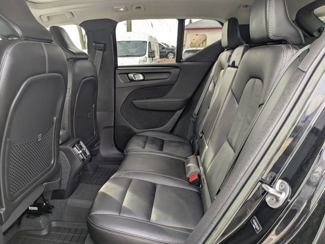 Certified 2023 Volvo XC40 B5 Plus w/ Protection Package Premier image 18