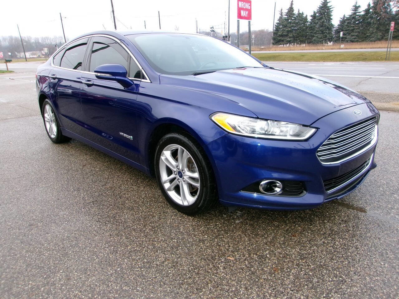 Used 2016 Ford Fusion Titanium image 2