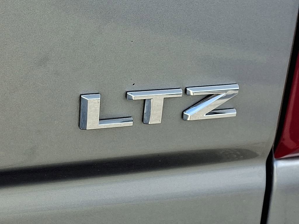 Used 2025 Chevrolet Silverado 3500 LTZ w/ LTZ Convenience Package image 36