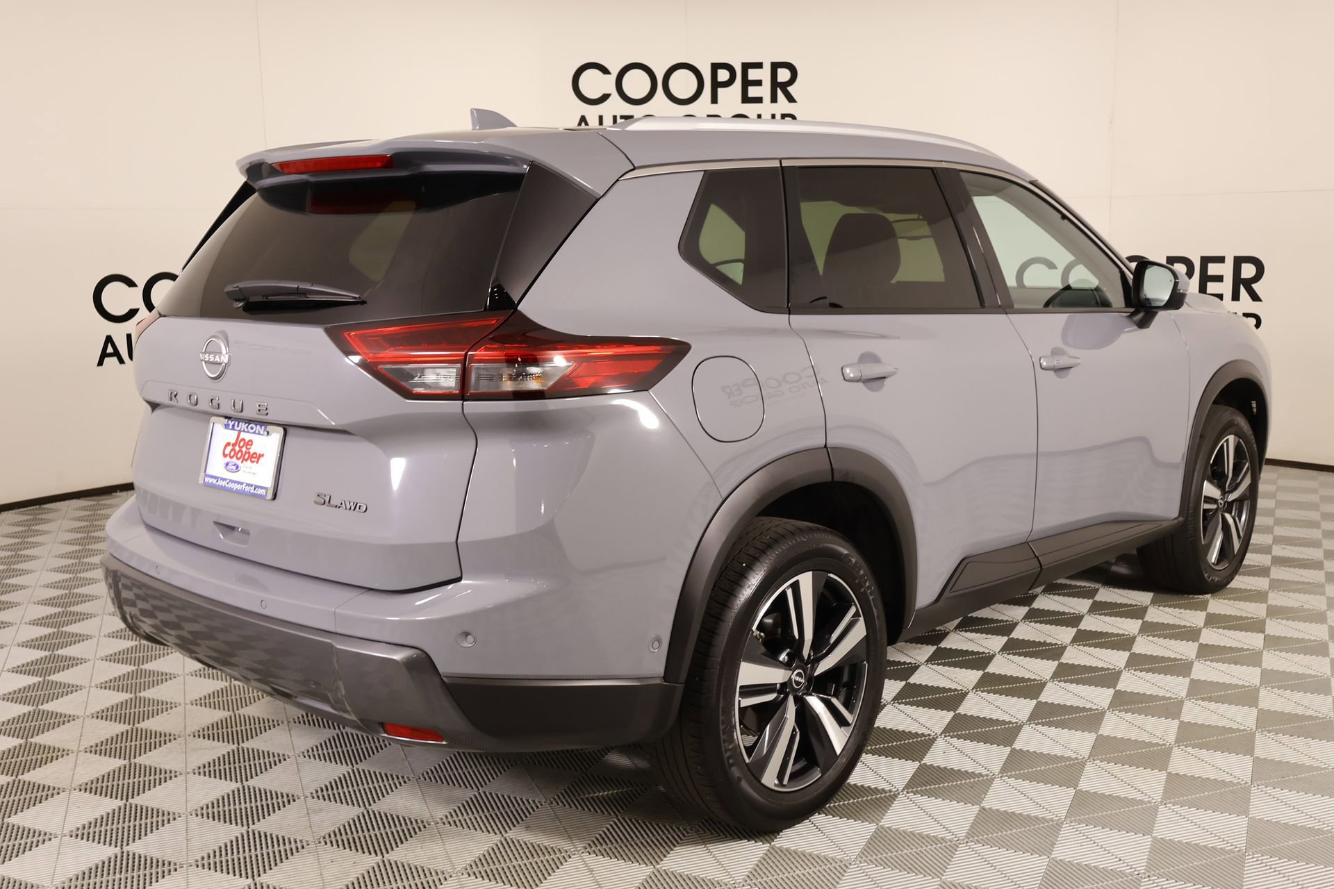 Used 2025 Nissan Rogue SL w/ SL Premium Package image 21