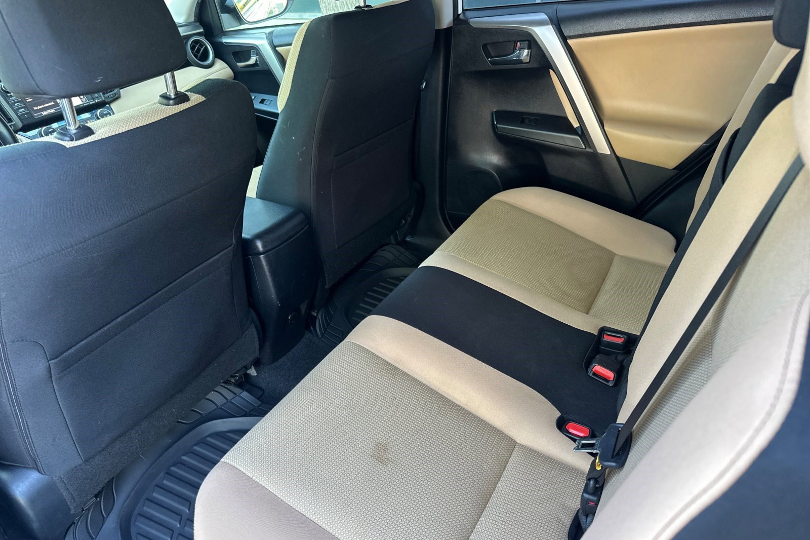 Used 2016 Toyota RAV4 XLE image 15