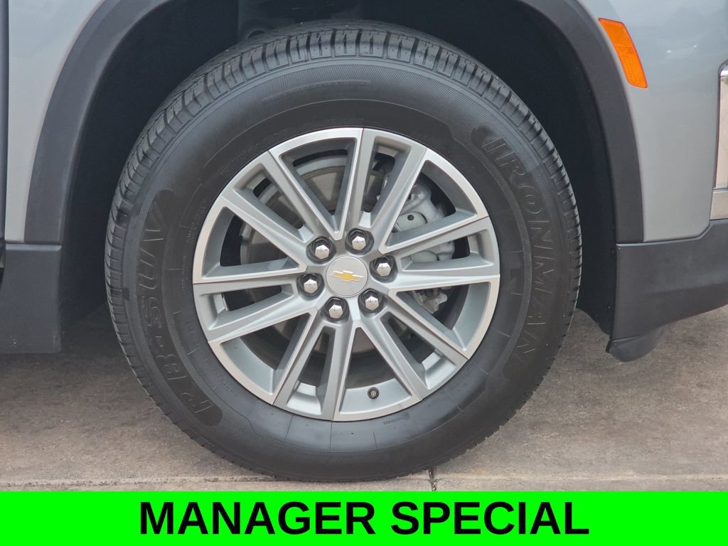 Used 2023 Chevrolet Traverse LT w/ LPO, Cargo Package AWD/4WD image 40