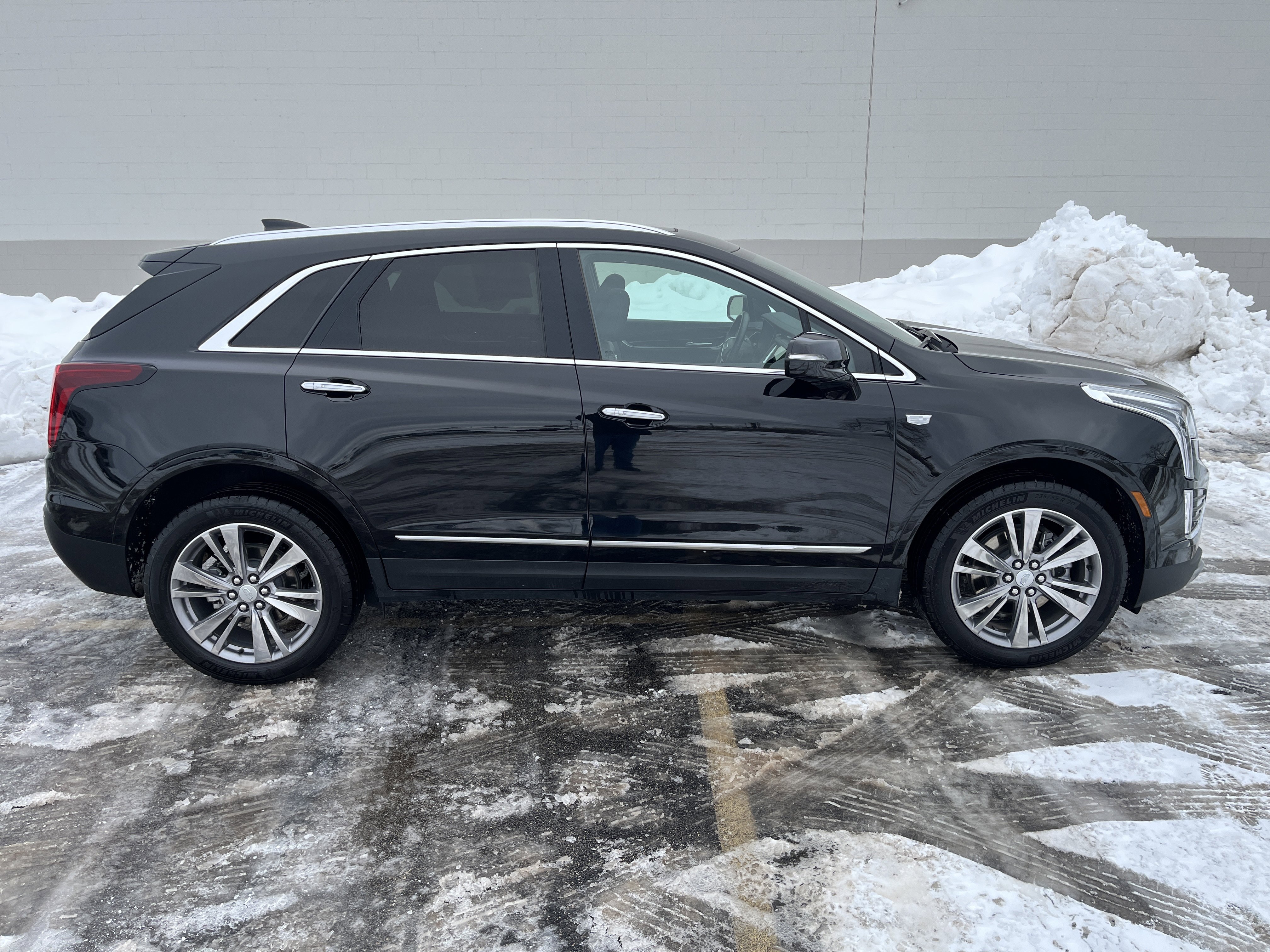 Used 2025 Cadillac XT5 Premium Luxury image 7