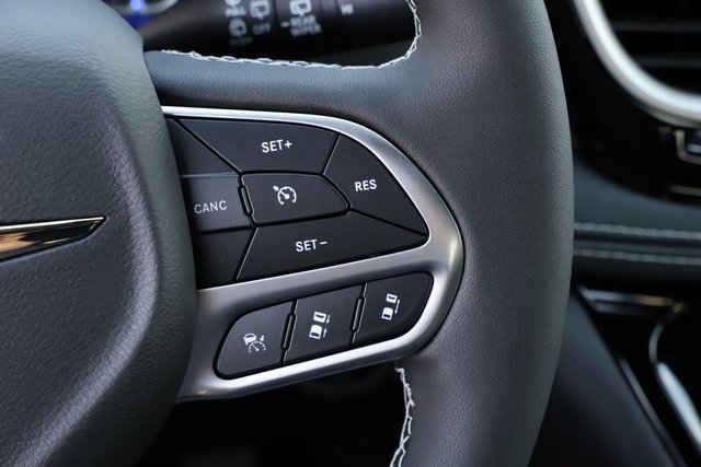 New 2026 Chrysler Pacifica Select image 26