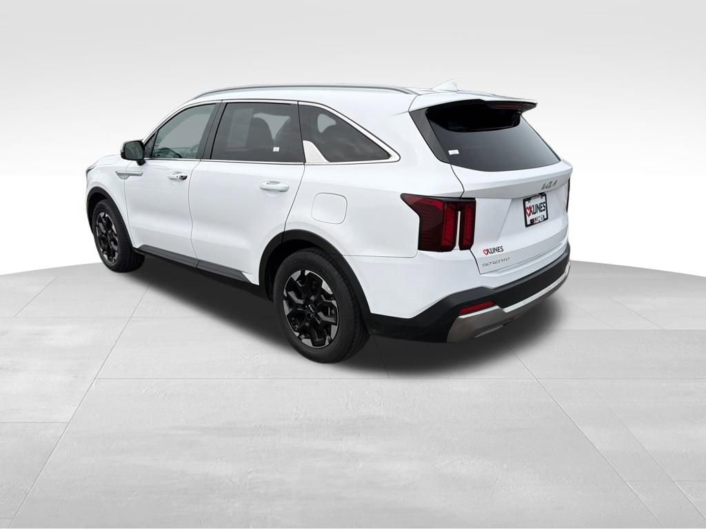 Used 2024 Kia Sorento S image 6