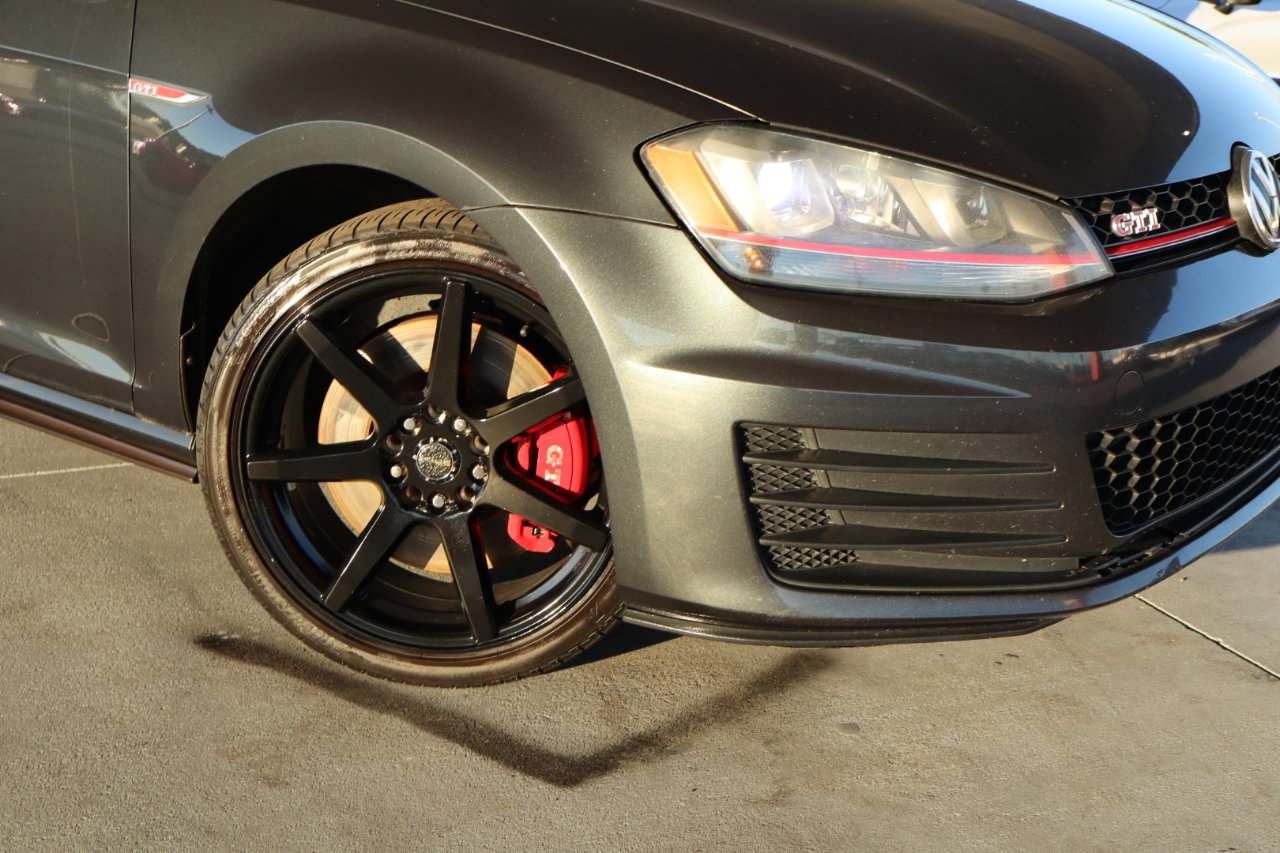 Used 2017 Volkswagen GTI Sport image 4