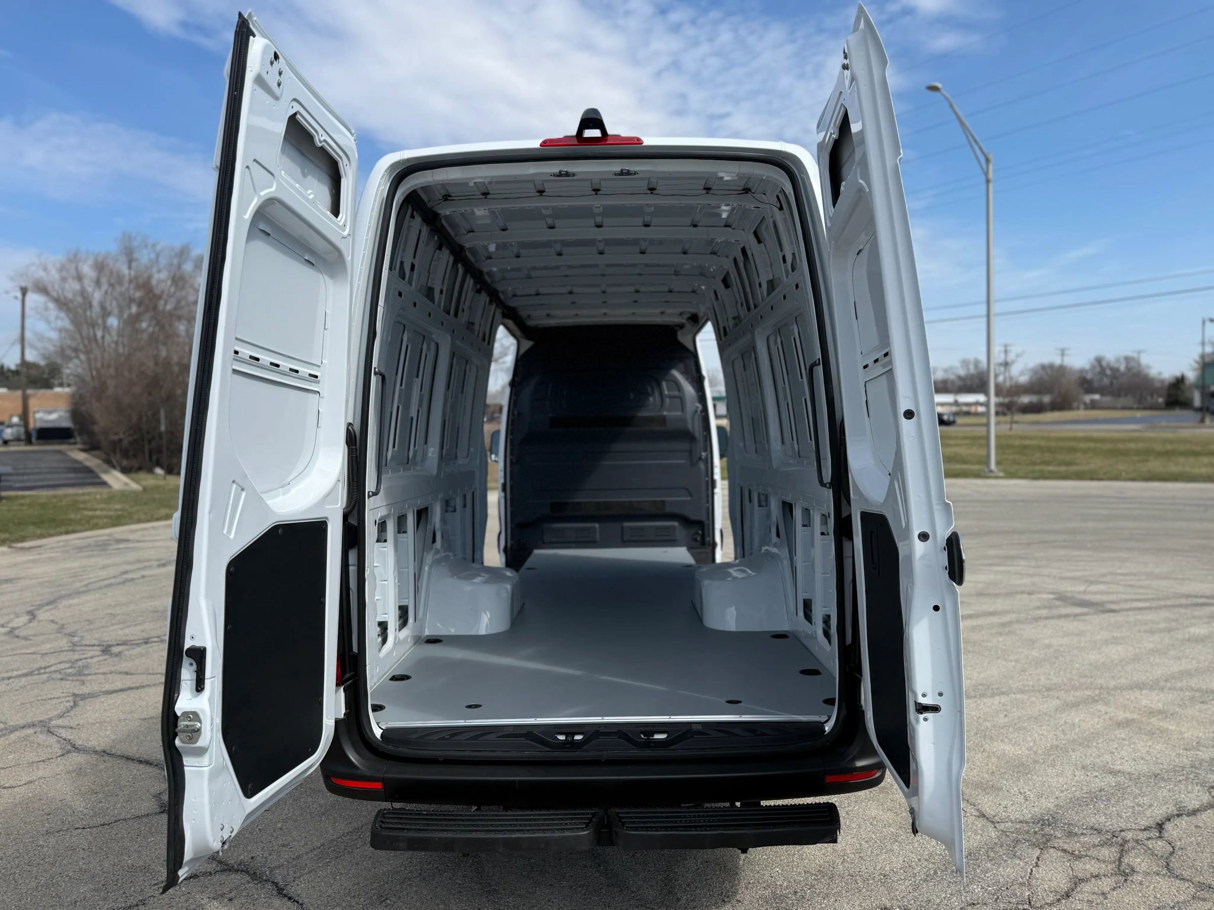 Used 2021 Mercedes-Benz Sprinter 4500 image 12