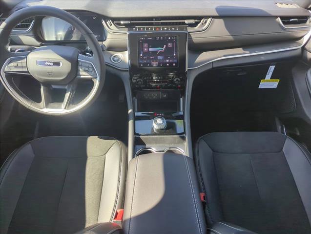 New 2025 Jeep Grand Cherokee Altitude image 12