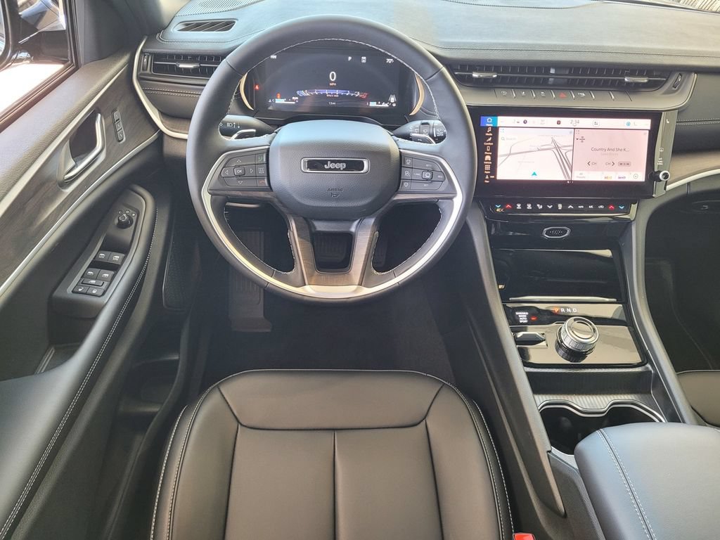 New 2026 Jeep Grand Cherokee Limited w/ Limited Altitude Package AWD/4WD image 5
