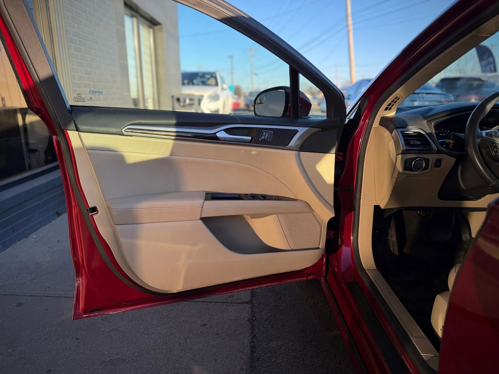 Used 2015 Ford Fusion SE w/ Equipment Group 202A image 6