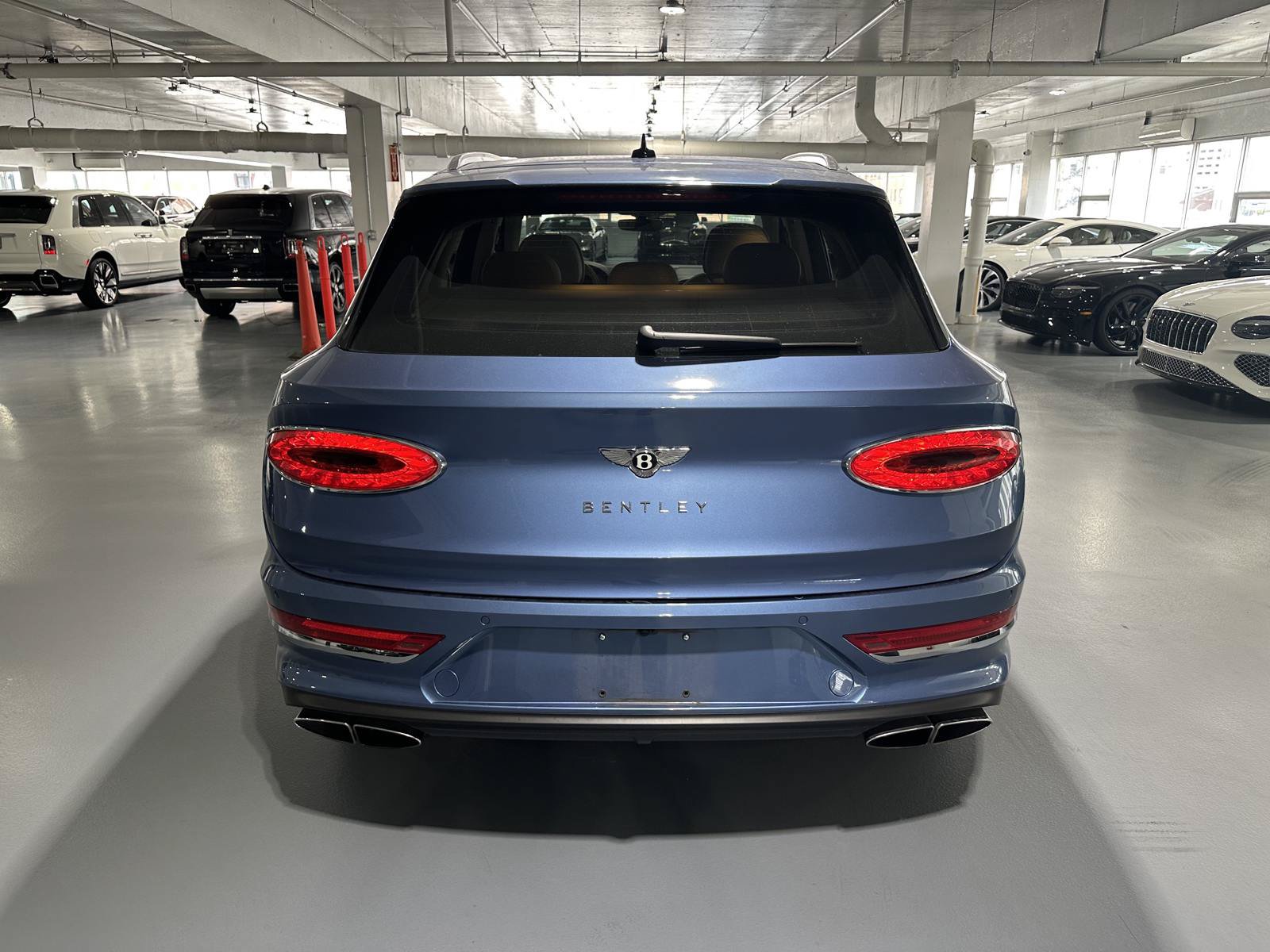 Used 2023 Bentley Bentayga AWD/4WD image 7