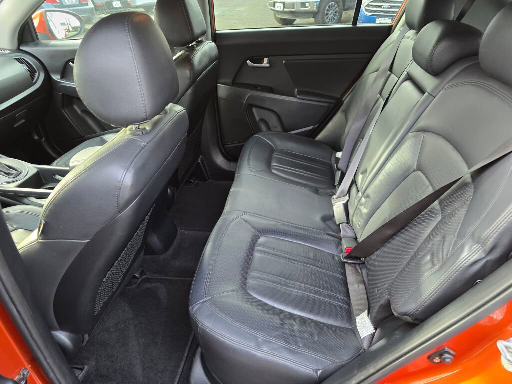 Used 2011 Kia Sportage SX w/ Premium Pkg w/Leather Seats image 17