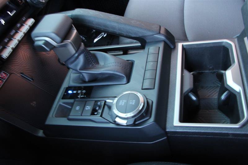 Used 2025 Toyota Tacoma SR5 AWD/4WD image 24