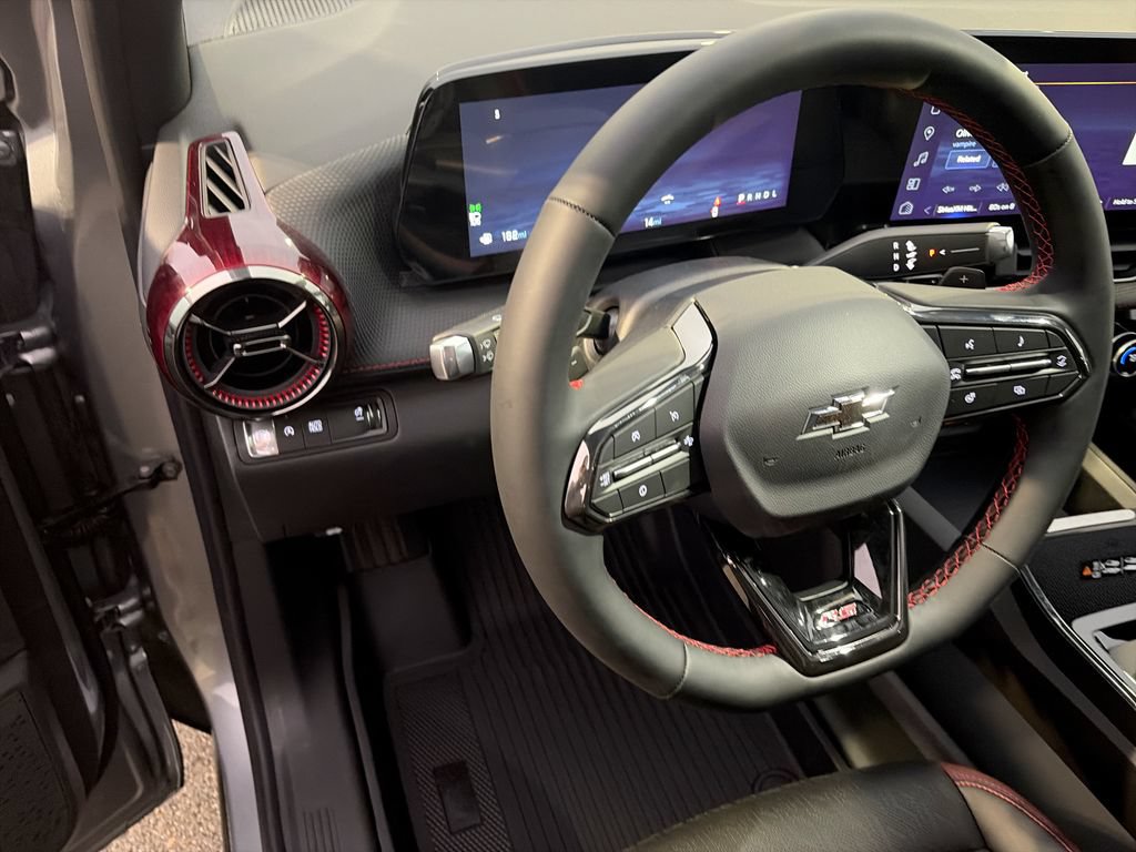 Certified 2026 Chevrolet Equinox RS w/ Convenience Package III FWD image 18