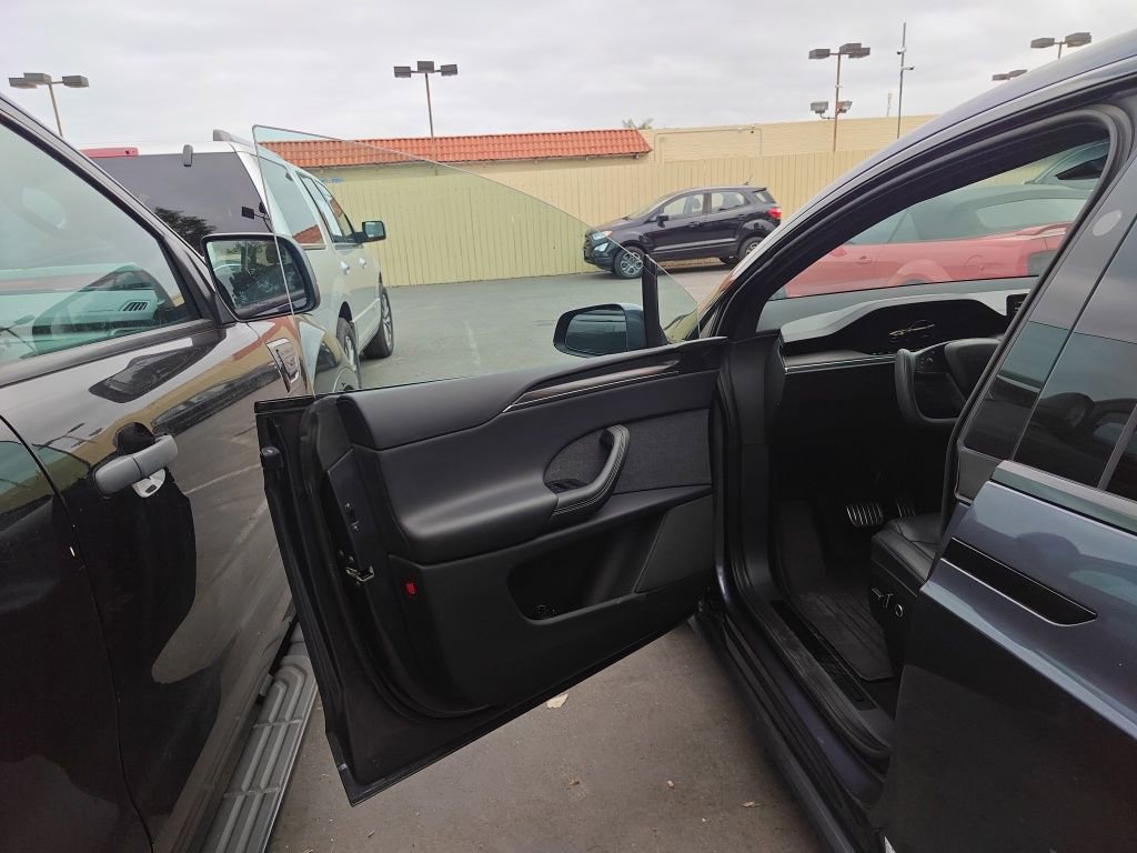 Used 2023 Tesla Model X AWD/4WD image 4