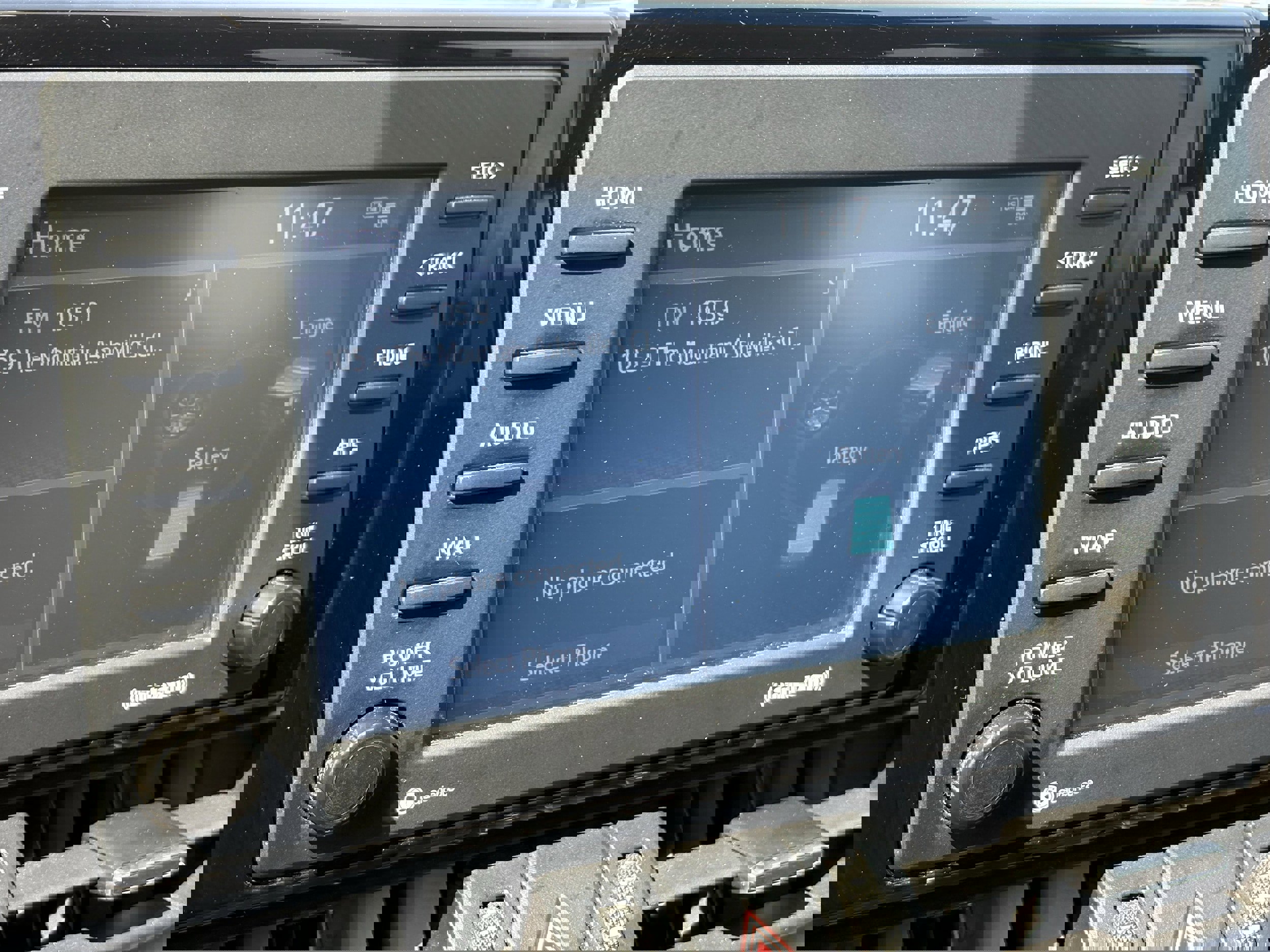 Used 2021 Toyota RAV4 XLE Premium image 24