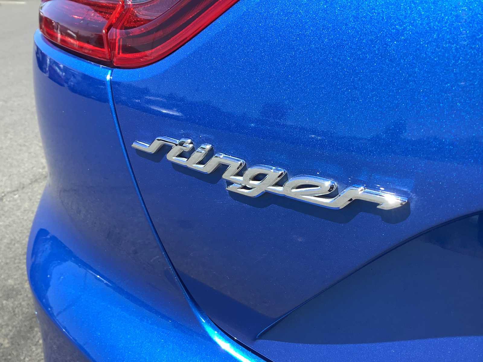 Used 2018 Kia Stinger GT2 AWD/4WD image 6