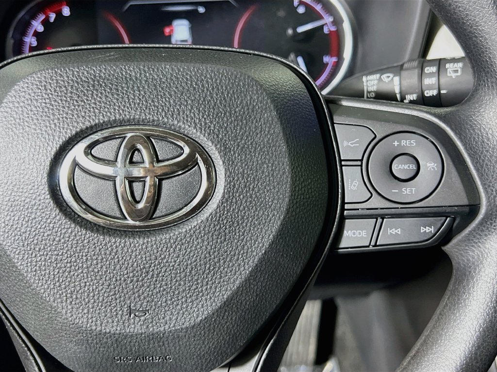 Used 2024 Toyota RAV4 XLE w/ Convenience Package FWD image 17
