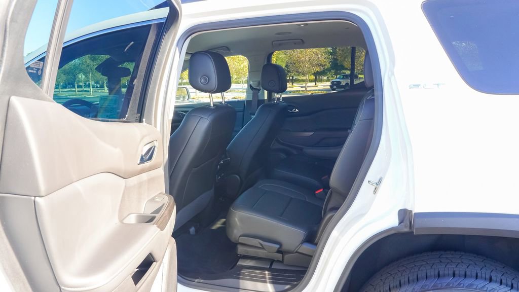 Used 2023 GMC Acadia SLT image 16
