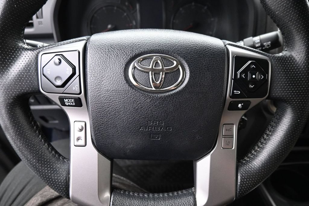 Used 2020 Toyota 4Runner SR5 Premium w/ Moonroof Package AWD/4WD image 16