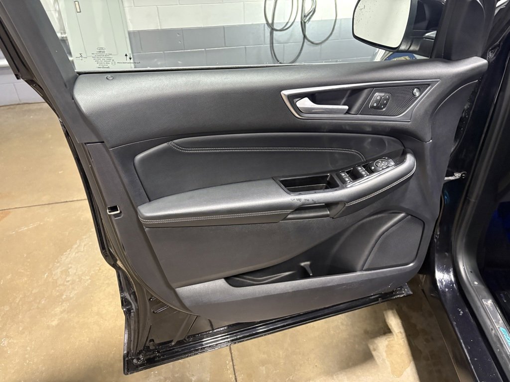 Used 2020 Ford Edge Titanium w/ Class II Trailer Tow Package image 17