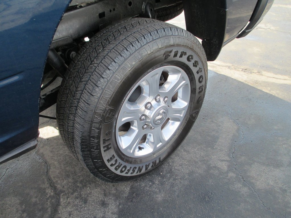 Used 2024 RAM 2500 Big Horn w/ Sport Appearance Package image 12