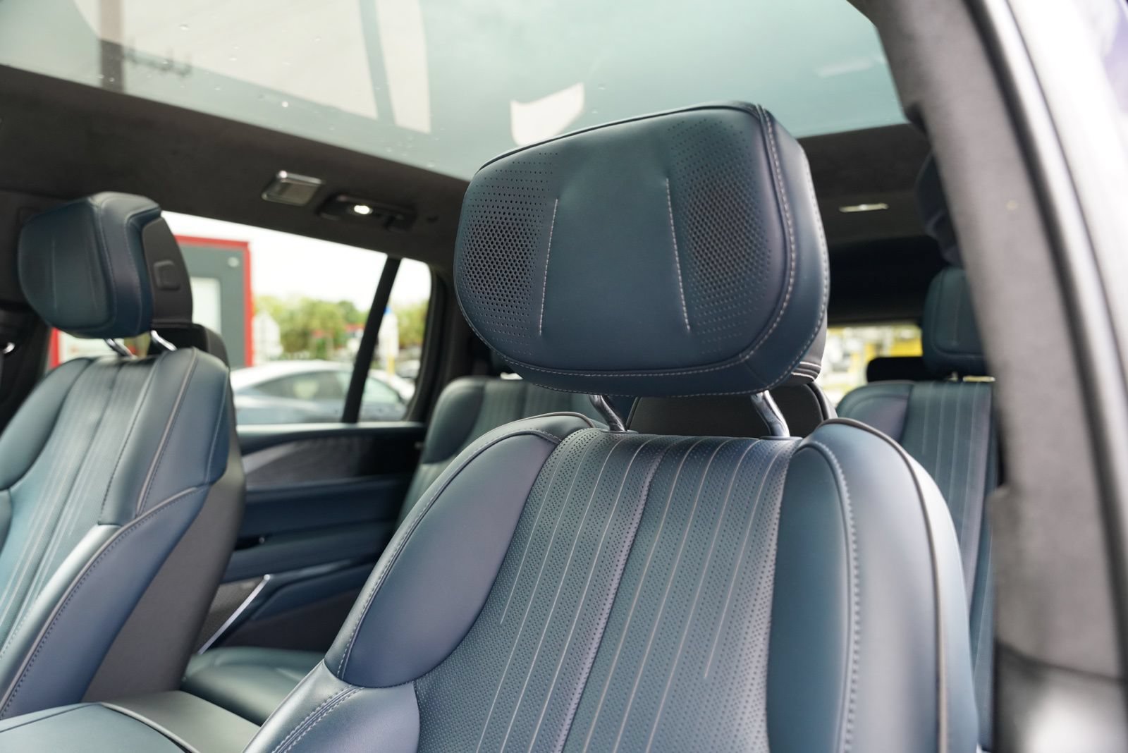 Used 2025 Cadillac Escalade IQ Luxury 2 w/ LPO, Premium Carpet Package AWD/4WD image 14