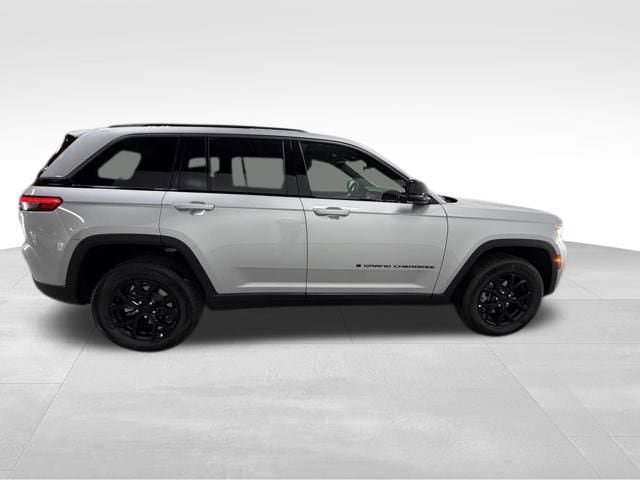 New 2026 Jeep Grand Cherokee Altitude AWD/4WD image 5