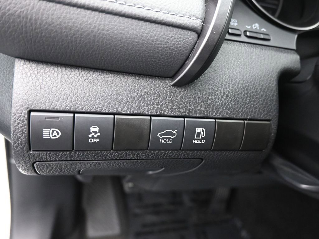 Used 2024 Toyota Camry SE w/ Convenience Package image 19