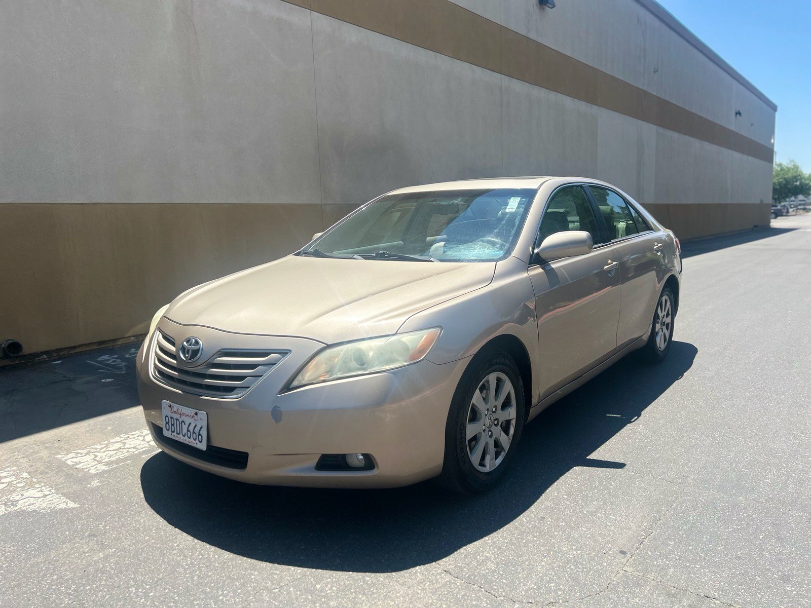 Used 2007 Toyota Camry XLE FWD image 2