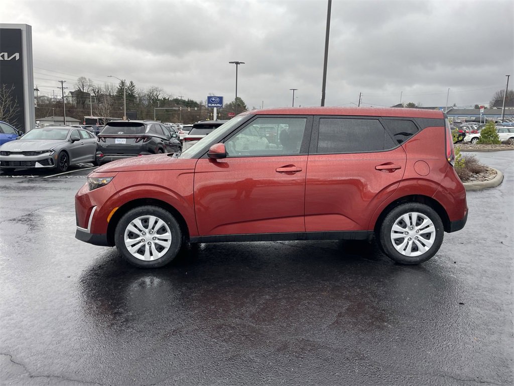 Certified 2023 Kia Soul LX image 3