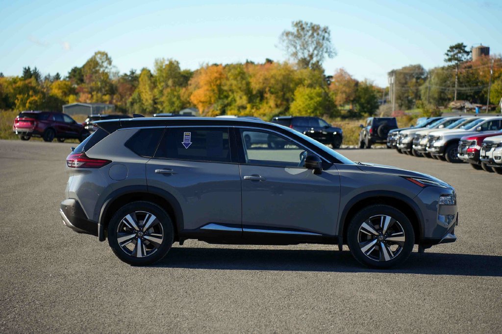 Used 2021 Nissan Rogue Platinum AWD/4WD image 4