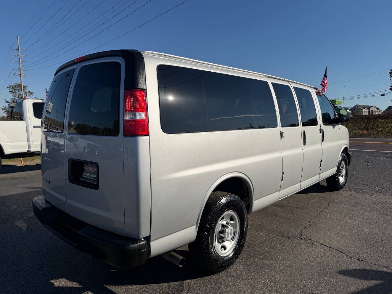 Used 2019 Chevrolet Express 3500 LS RWD image 6