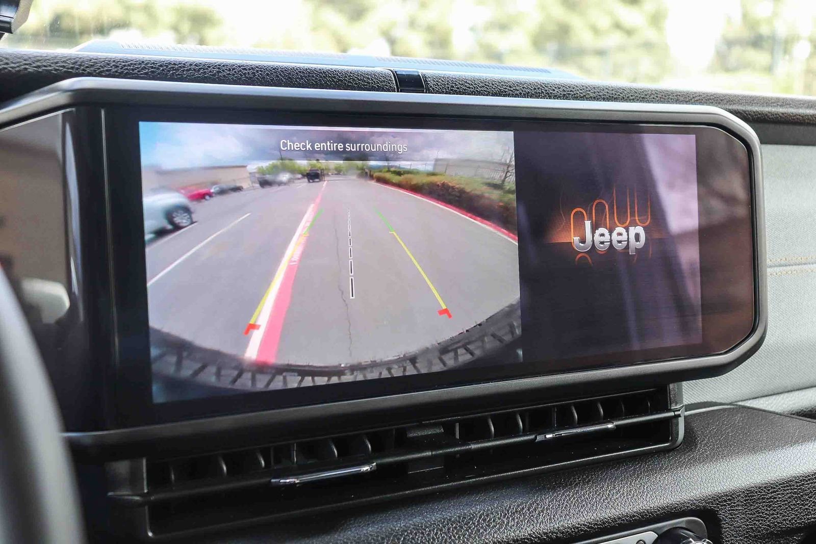 Used 2024 Jeep Wrangler Unlimited AWD/4WD image 30