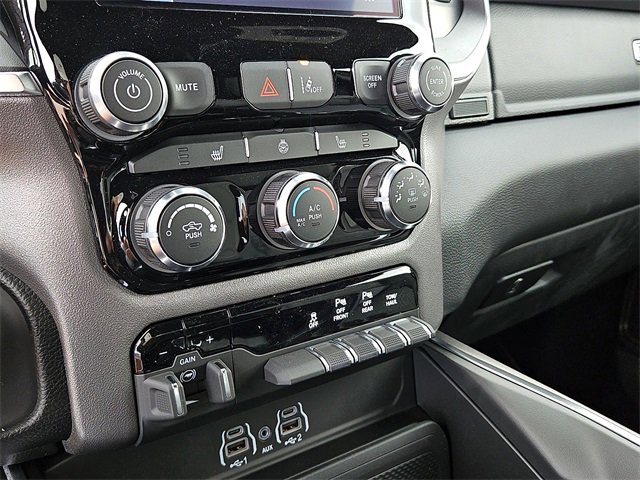 New 2026 RAM 1500 4x4 Crew Cab image 15