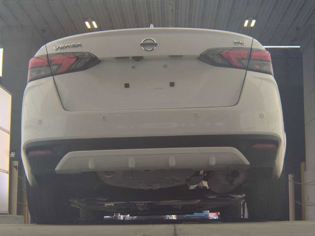 Used 2022 Nissan Versa SV FWD image 5
