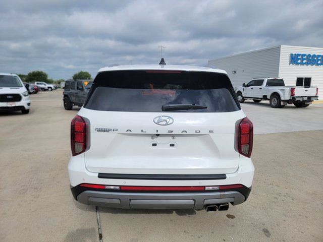 Used 2023 Hyundai Palisade SEL FWD image 6
