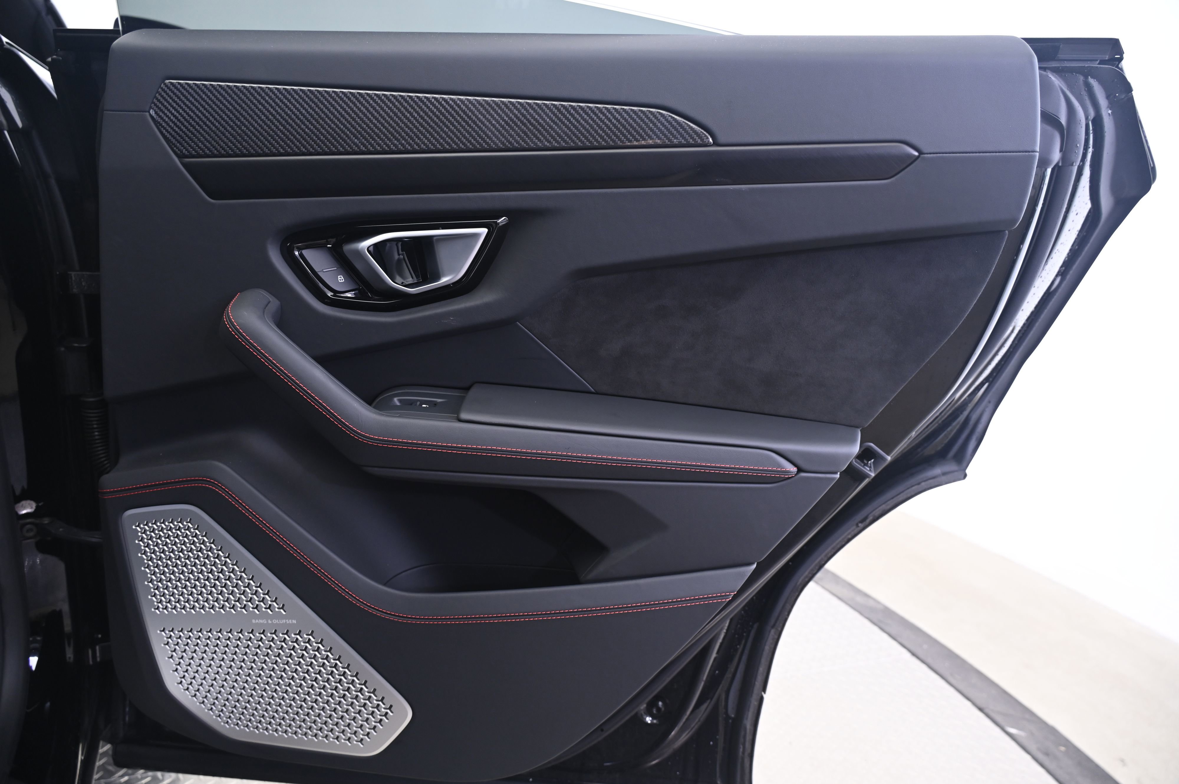 Used 2022 Lamborghini Urus image 16