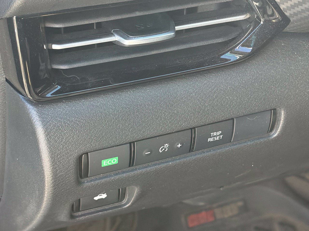 Used 2020 Nissan Sentra SR FWD image 6