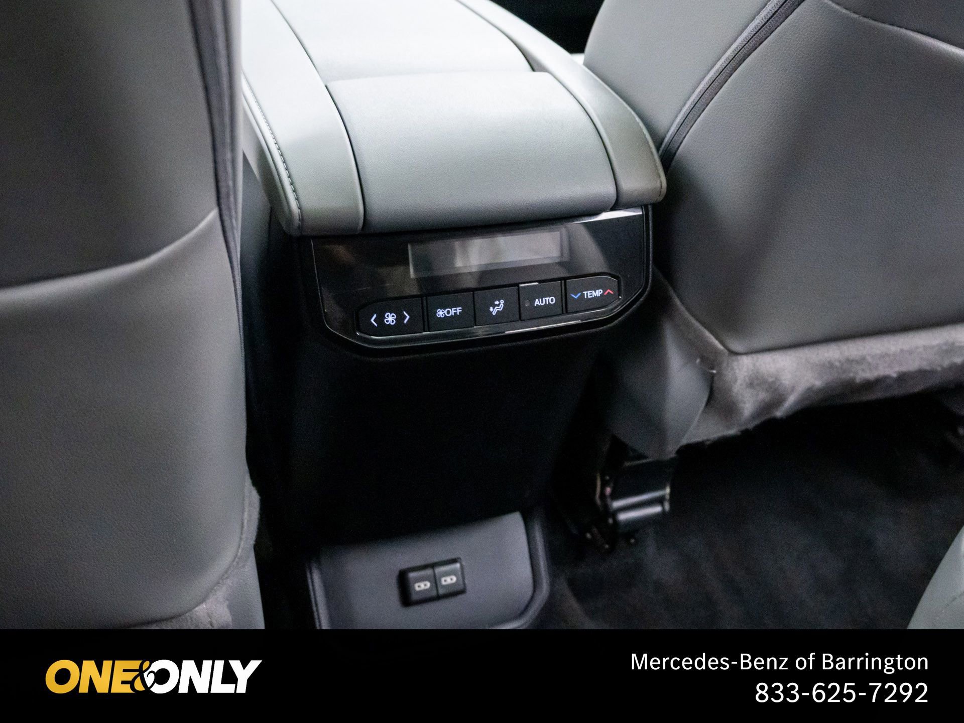 Used 2024 Toyota Highlander XLE FWD image 19