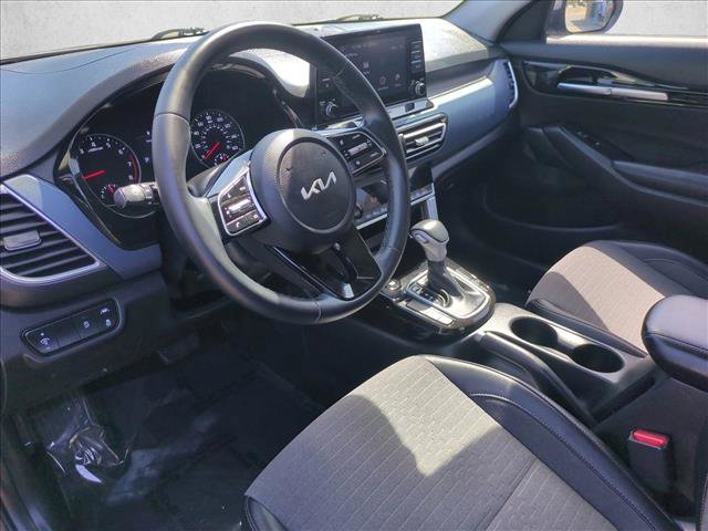 Used 2023 Kia Seltos S image 10