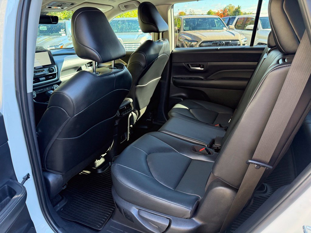 Certified 2026 Toyota Grand Highlander AWD image 16