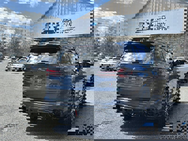 Used 2020 BMW X5 xDrive40i w/ M Sport Package image 11