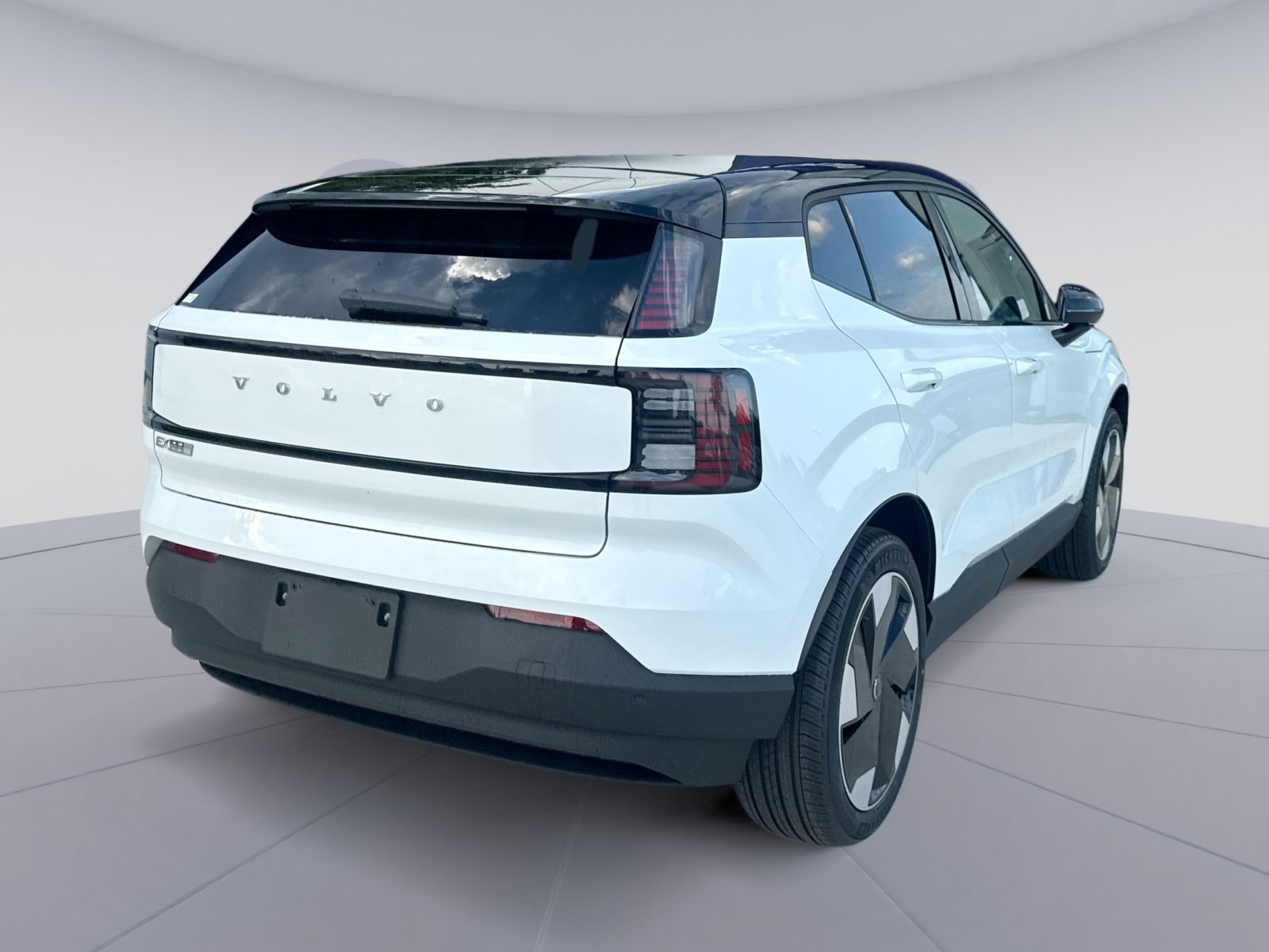 New 2026 Volvo EX30 Plus w/ Protection Package Premier RWD image 7