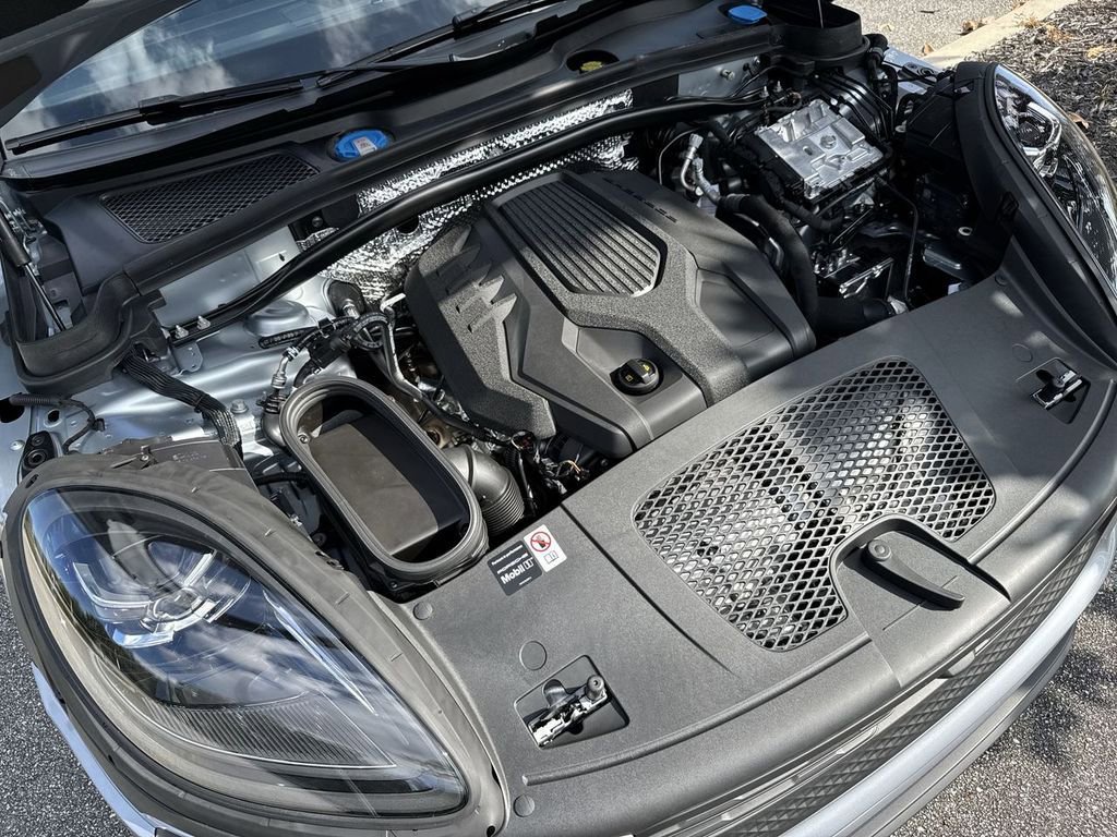Certified 2026 Porsche Macan image 22